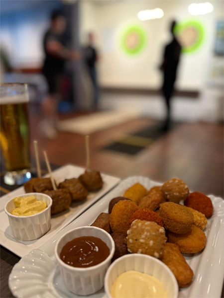 Middelmatige snacks met smakelijke extra’s